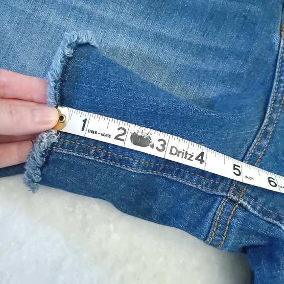 APT 9 Women’s Size 14 Stretch Denim Jean Cut Off Short Blue Mid Rise Medium Wash - Picture 9 of 9